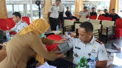 Cegah Penularan di Hunian Padat, Dinkes Kabupaten Bekasi Skrining TBC 1.300 Warga Binaan Lapas Cikarang.